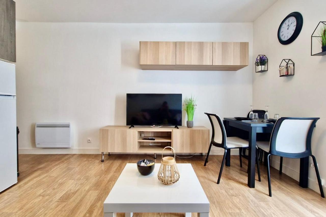 Apparthotel - Le Sweet Cosy ฟงแตนโบล ภายนอก รูปภาพ