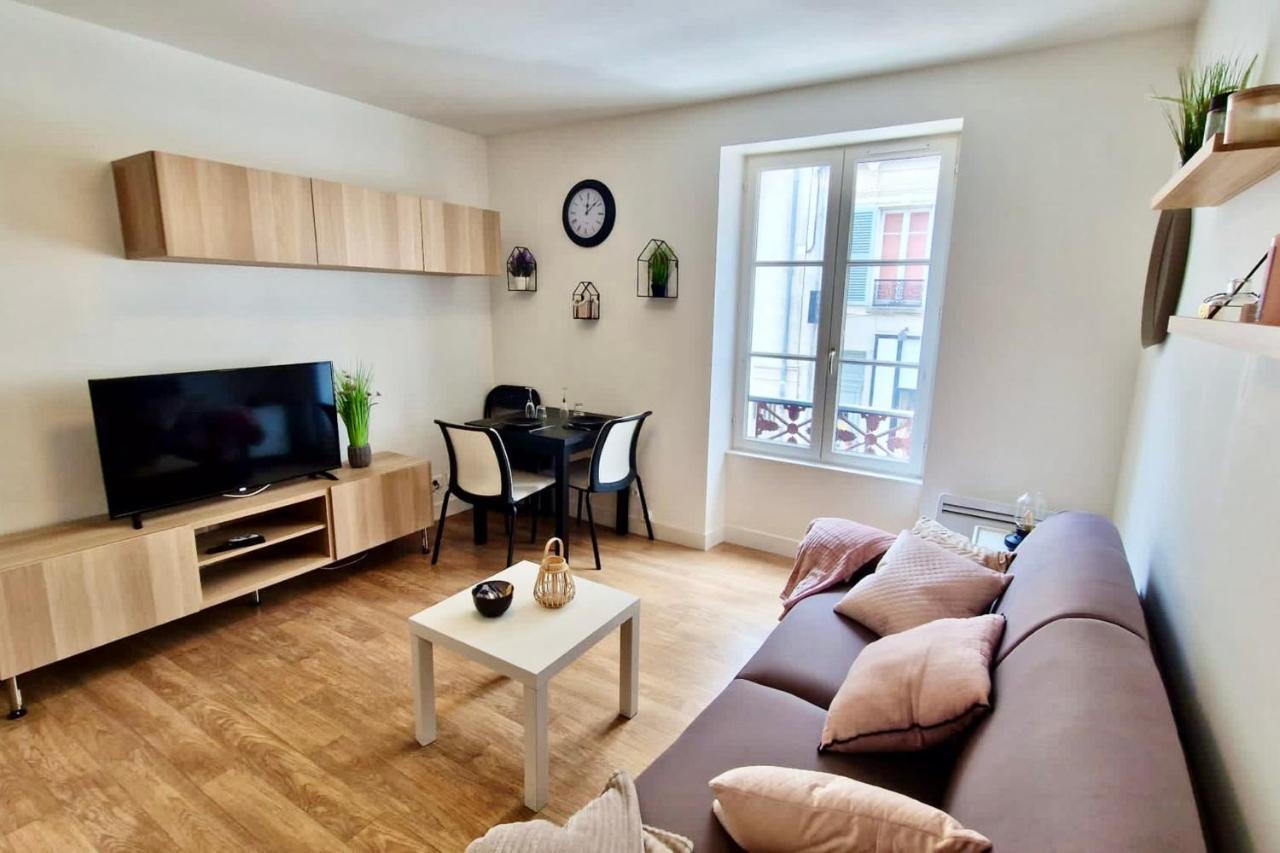 Apparthotel - Le Sweet Cosy ฟงแตนโบล ภายนอก รูปภาพ