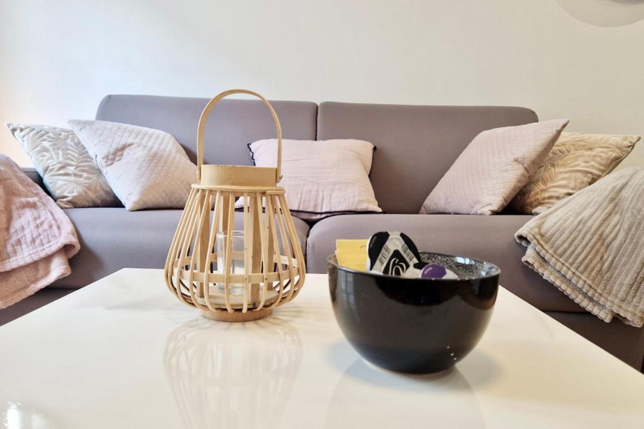 Apparthotel - Le Sweet Cosy ฟงแตนโบล ภายนอก รูปภาพ