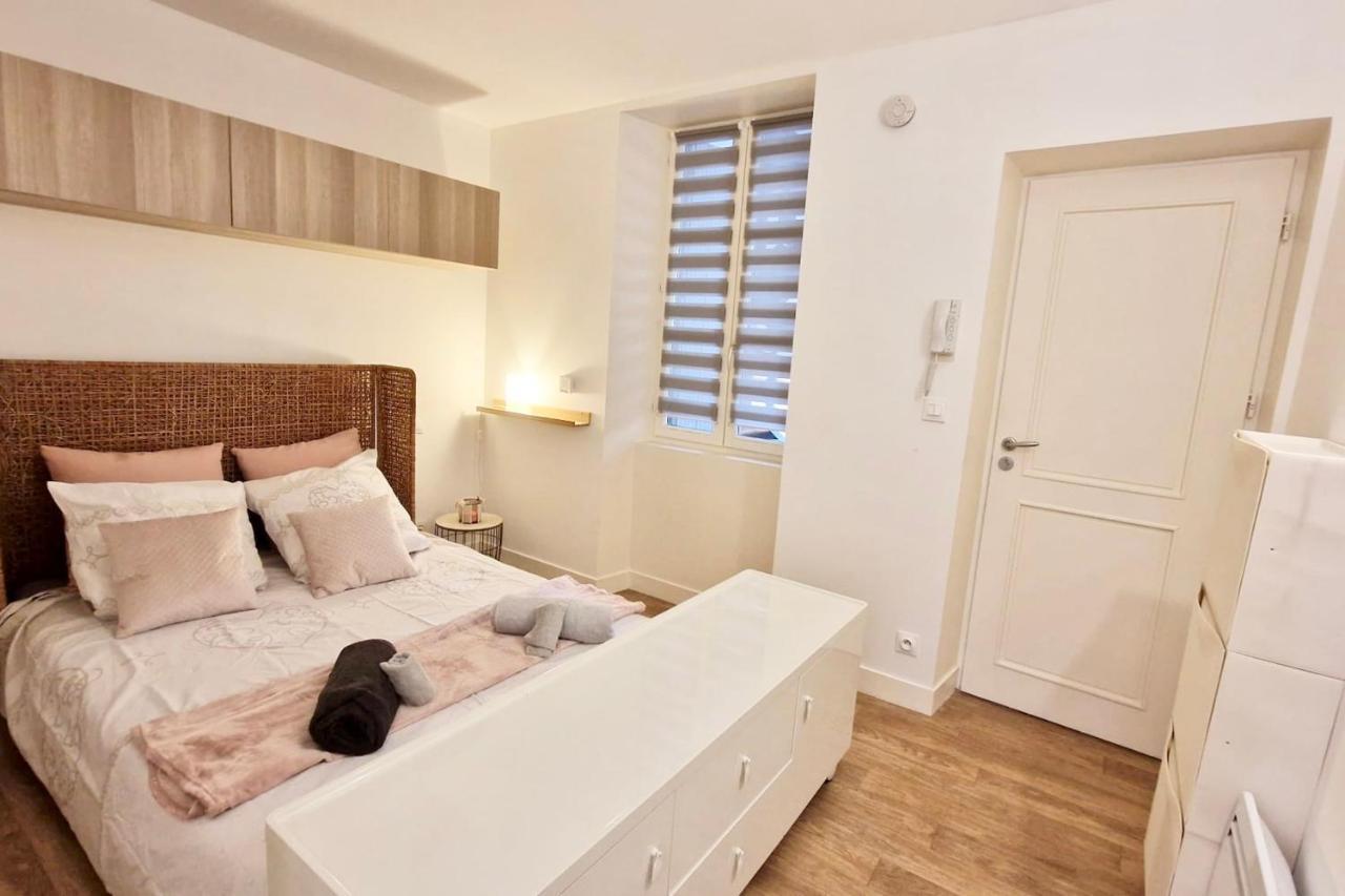 Apparthotel - Le Sweet Cosy ฟงแตนโบล ภายนอก รูปภาพ