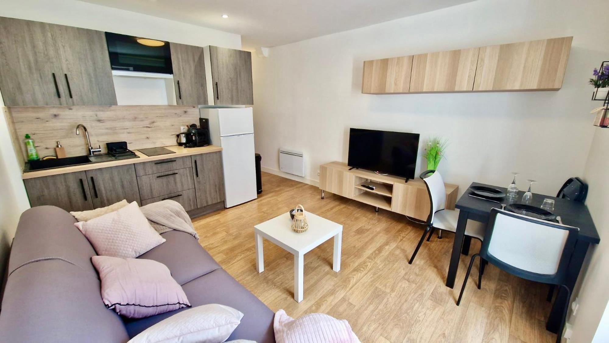 Apparthotel - Le Sweet Cosy ฟงแตนโบล ภายนอก รูปภาพ